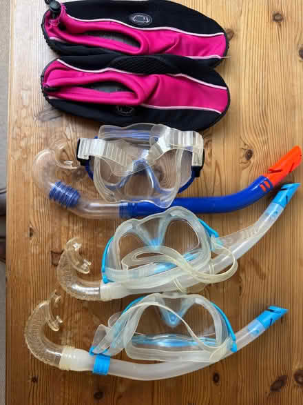 Photo of free Assorted Child Masks and Snorkels (Lion Gate TW9) #1