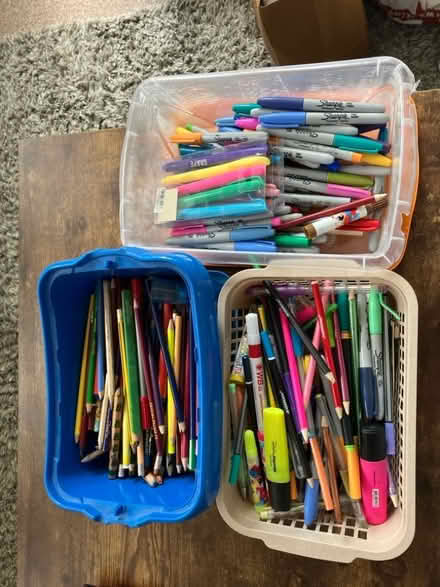 Photo of free Large bundle of assorted colouringpencils/felt tips/sharpies (Roundwood AL5) #1