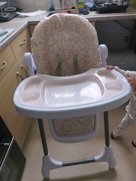 Photo of free High chair (DY4) #1