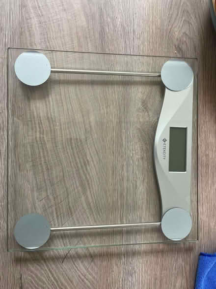 Photo of free Electronic body scales (Trumpsgreen GU25) #2