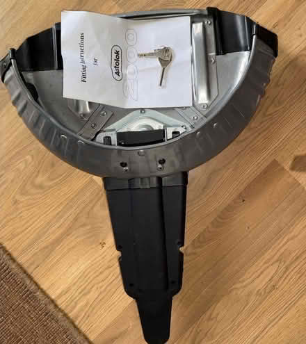 Photo of free Steering lock. 2keys (Collier row romford. RM5) #2