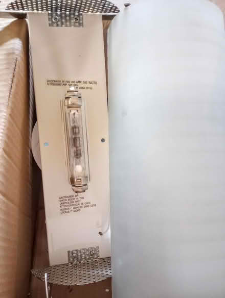 Photo of free 2 light fixtures (santa fe near co-op) #3