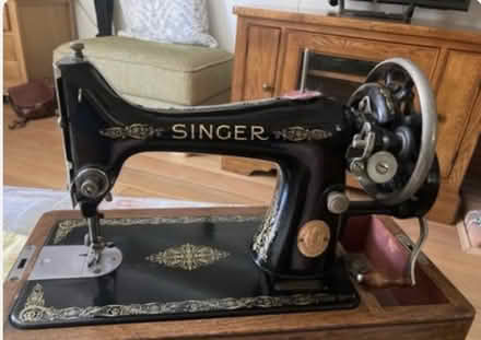 Photo of Non electric sewing machine (Mile Oak BN41) #1