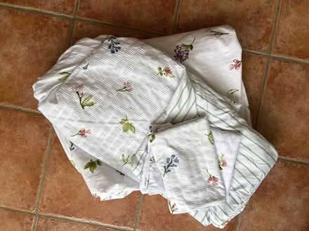 Photo of free King size Silent Night duvet set (Bedford Park MK40) #1