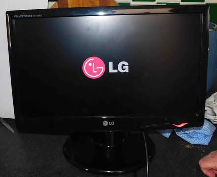Photo of free LG Flatron 47cm Computer Monitor (Grays RM17) #1