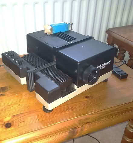 Photo of free 35mm slide projector (Crowthorne RG45) #1