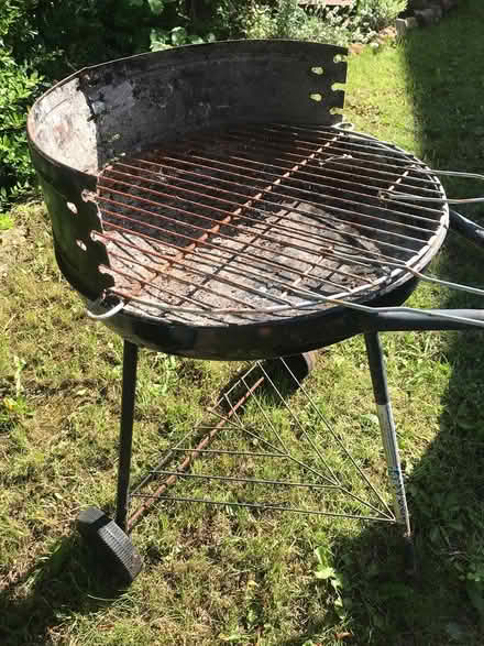 Photo of free Charcoal bbq (Blagdon BS40) #2