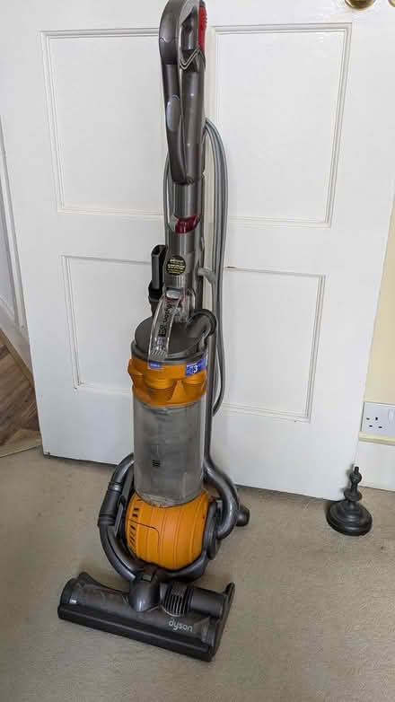 Photo of free Dyson DC25 for spares or repairs (TW1 Twickenham) #1