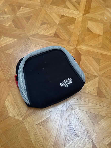 Photo of free Bubble bum travel car seat (Wimbledon SW19) #1