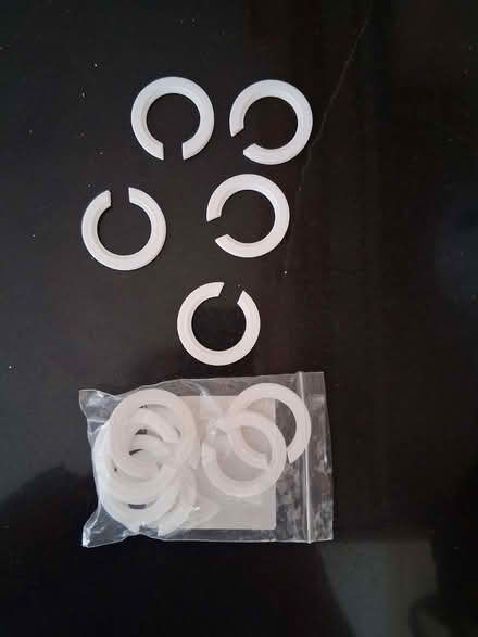 Photo of free 12pcs E27 to E14 Notch Plastic Lampshade Adapter Rings (Bernards Heath AL1) #1