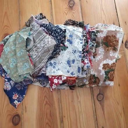 Photo of free Fabric for crafting bundle (Bow E3) #1