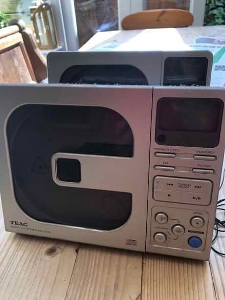 Photo of free 2 CD Players and 4 Speakers (Deddington OX15) #2