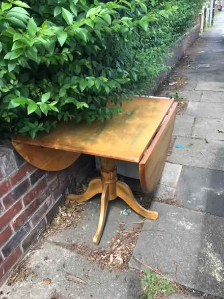 Photo of free Table wooden (M16 0eu) #2