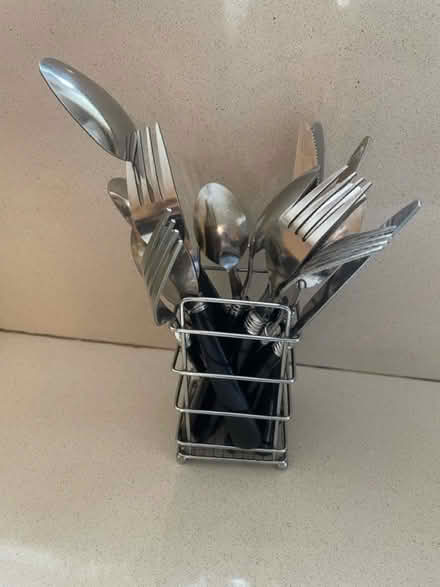 Photo of free 16 piece Cutlery Set with Holder (Barnsbury Street N1) #2