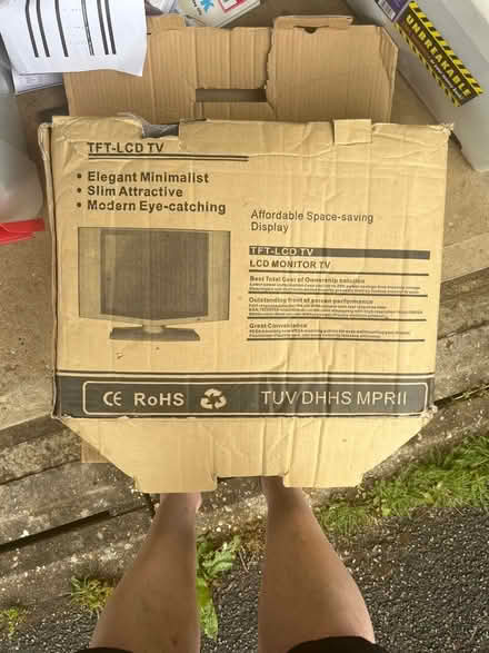 Photo of free 15” flat screen tv / monitor - as new and boxed (Marlow Bottom SL7) #2
