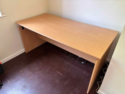 Photo of free Desk 160cm x 80cm (CV8) #1