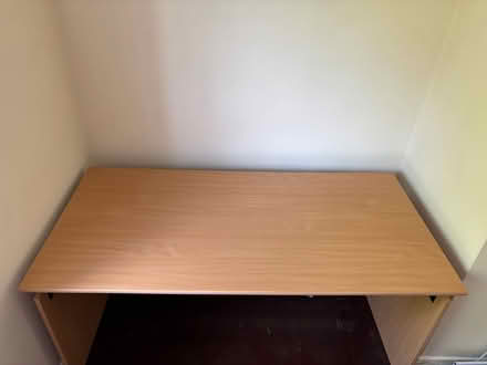 Photo of free Desk 160cm x 80cm (CV8) #3