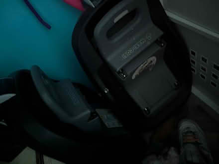 Photo of free First stage car seats (Lowedges S8) #2