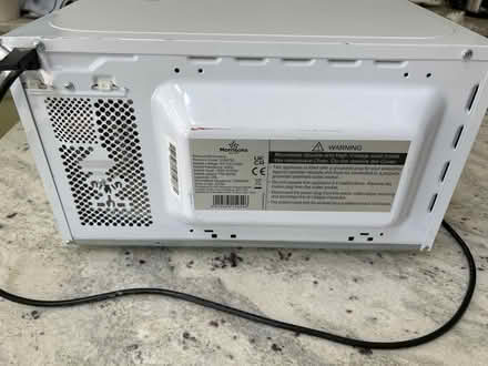 Photo of free Basic microwave - working (Near Kew Gardens, Richmond) #2