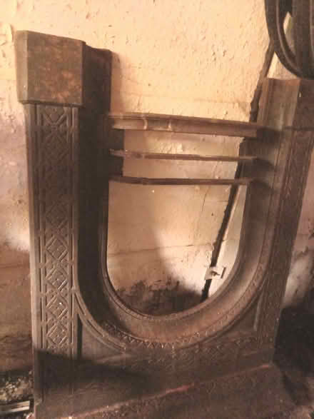 Photo of free Vintage Fireplace (Rhostryfan LL54) #1