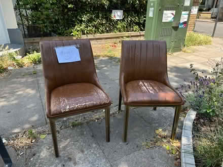 Photo of free 1x brown leather chair (Canonbury N1) #2