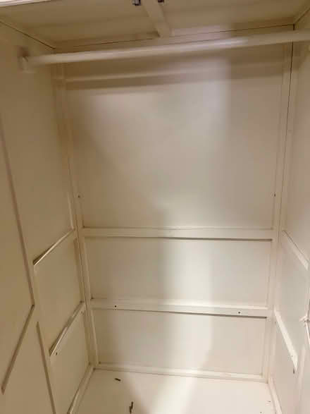 Photo of free wardrobe (DE24) #3