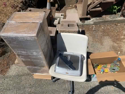 Photo of free Desk chair, george foreman grill (San bruno avenue) #1