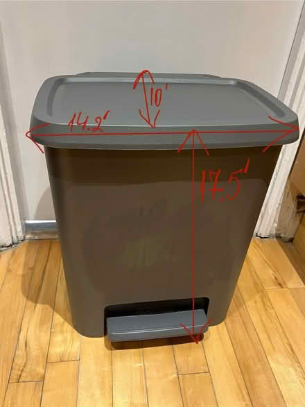 Photo of free Trash bin (W6) #1