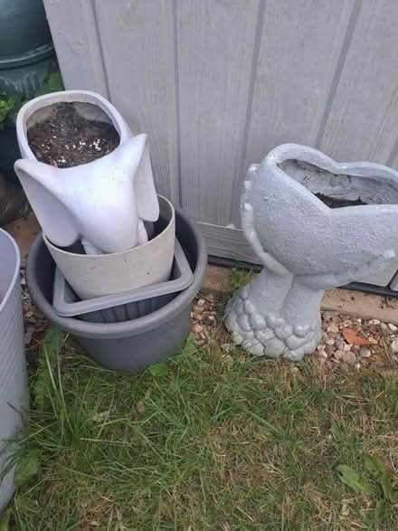 Photo of free Old plant pots (Luton) #1