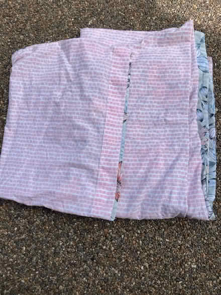 Photo of free Single bed sheet (Old Winsdor SL4) #1