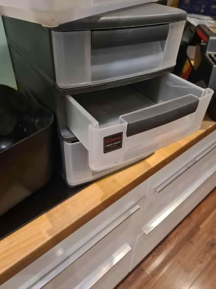 Photo of free various plastic storage items (hop SE23) #4