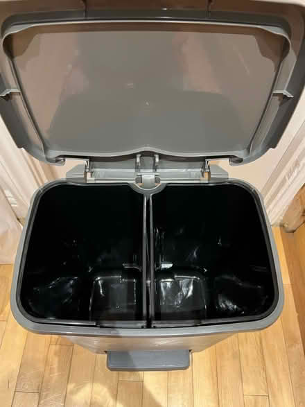 Photo of free Trash bin (W6) #2