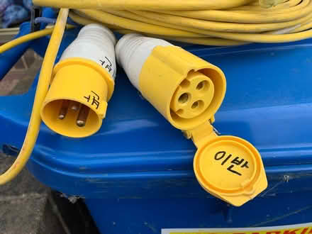 Photo of free Industrial or caravan cables (Bermondsey SE1 5HP) #2