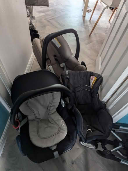 Photo of free First stage car seats (Lowedges S8) #1