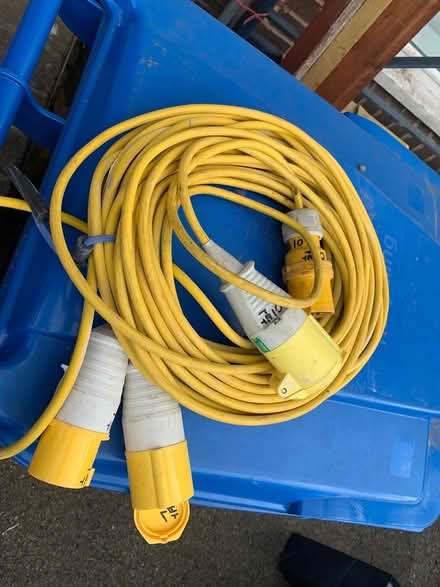 Photo of free Industrial or caravan cables (Bermondsey SE1 5HP) #3
