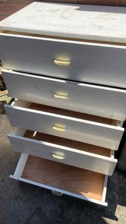 Photo of free Chest of draws (Leominster HR6) #4