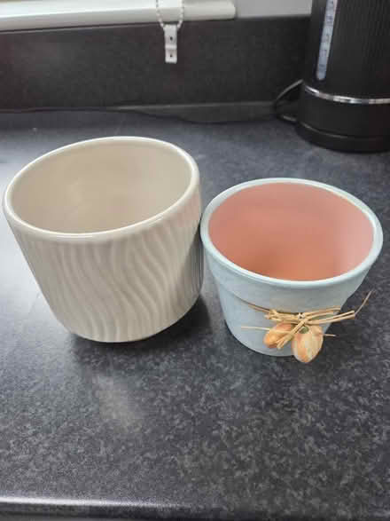 Photo of free 2 x Ceramic Indoor Plant Pots (Kendal LA9) #1