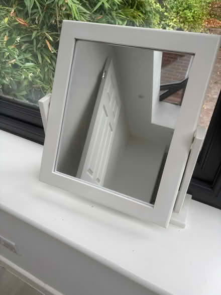Photo of free Small vanity mirror (HP15 Hazlemere) #1