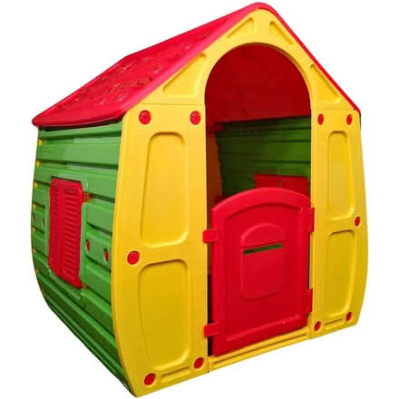 Photo of Plastic Wendy House (CT18) #1