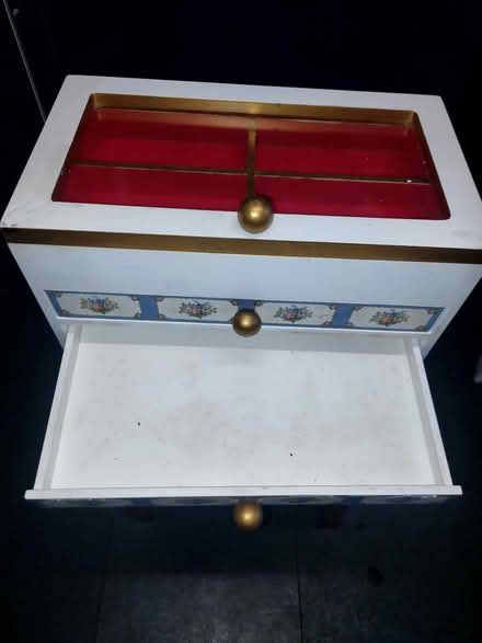 Photo of free Jewellery box (Greaves LA1) #4