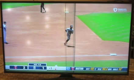 Photo of free 50" Samsung LED TV (Hunt Club/McCarthy K1V 9H9) #3