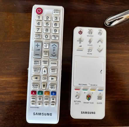 Photo of free Samsung 40" Smart TV - working (Hinchley Wood KT10) #2