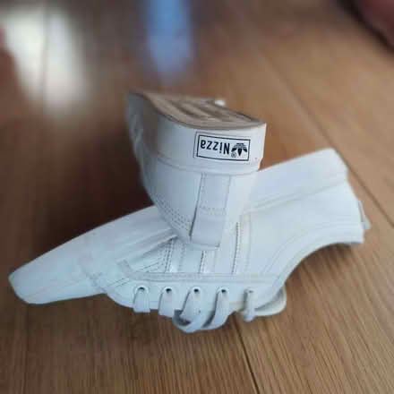 Photo of free Men's Size 8 Adidas Nizza Trainers (Poplar E14) #3