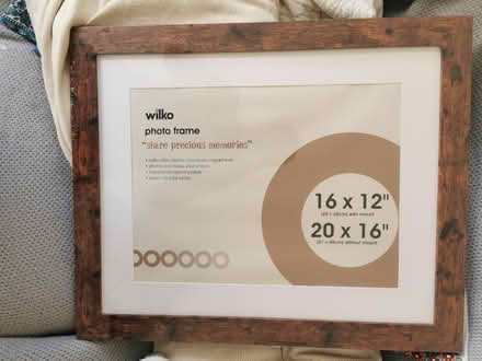 Photo of free Photo frame with wood effect (Oxford-Freegle CGA OX1) #1