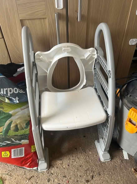 Photo of free Kids toilet seat (Hoddesdon EN11) #1