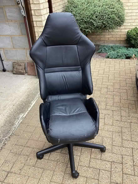 Photo of free Gaming/Office Chair (Great Barford) #1