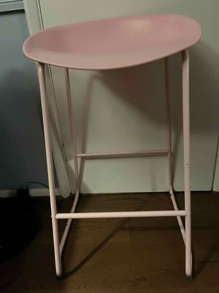 Photo of free Pink Stool (kemsing TN15) #2