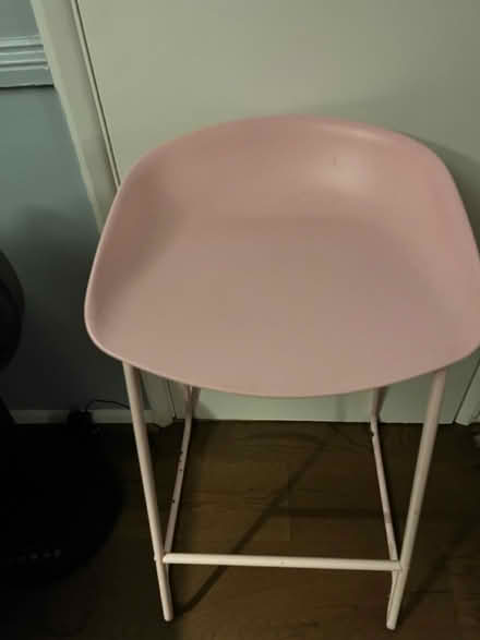 Photo of free Pink Stool (kemsing TN15) #3
