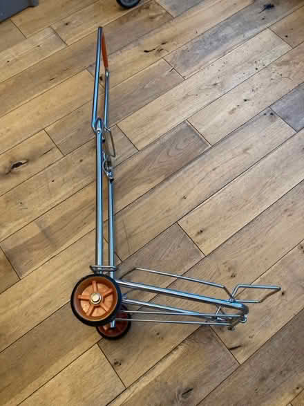 Photo of free Fold up sack truck (Earlsfield SW18) #2