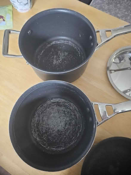 Photo of free 2 pots with lids and 1 frying pan (EC1R) #2